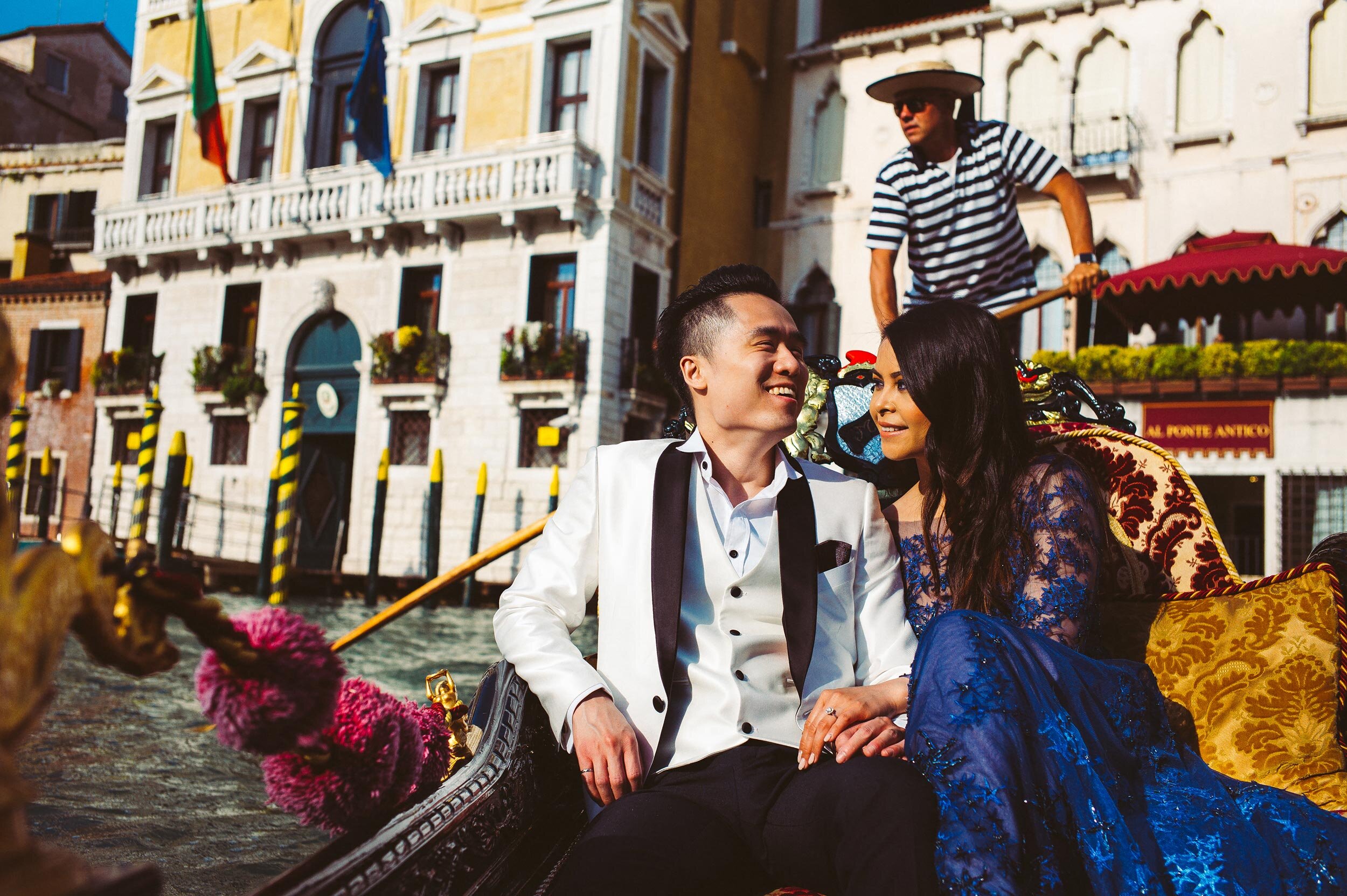 Engagement-in-Venice-Pre-Wedding-Photographer-Italy-Alessandro-Avenali-2018-4.jpg