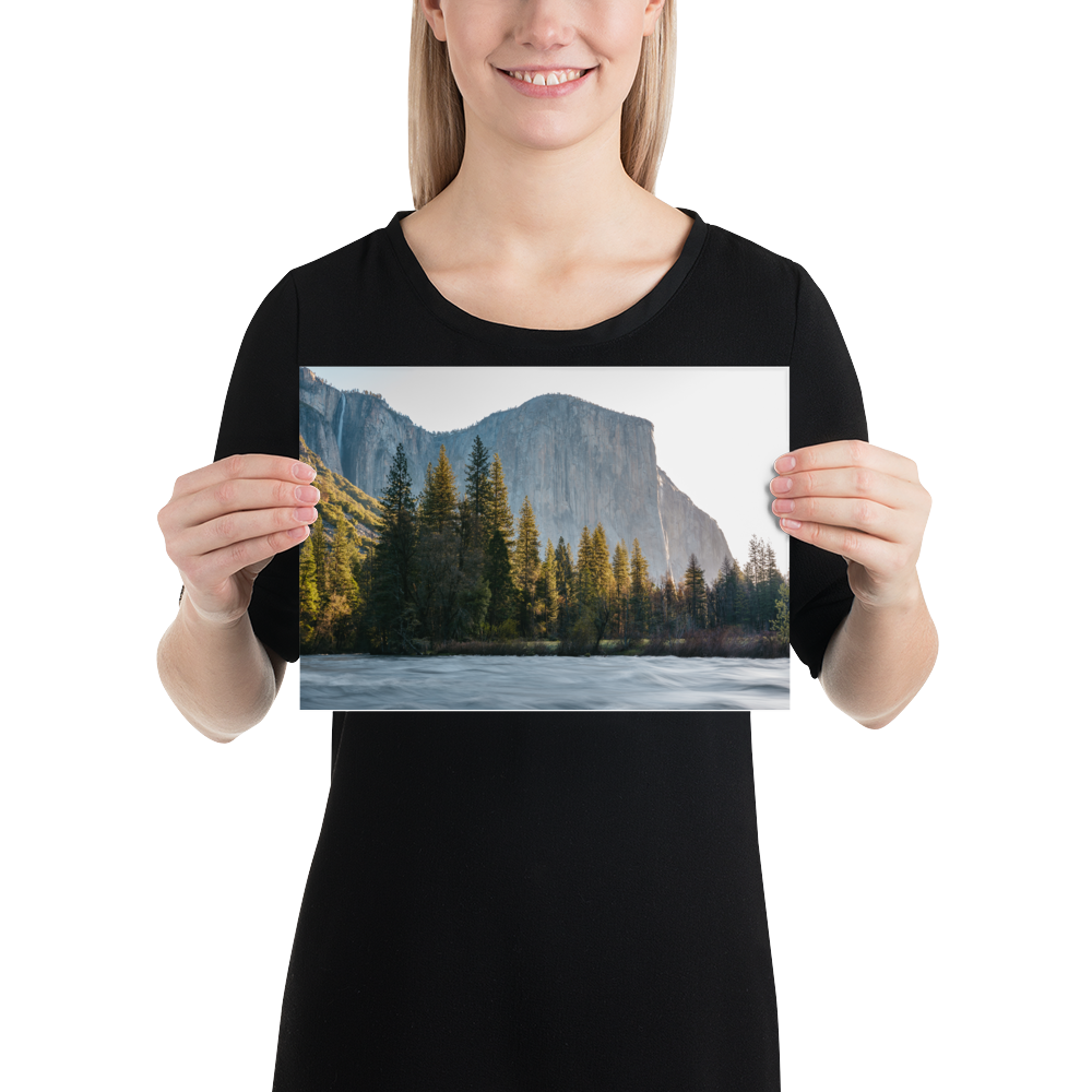DSC01257-2_mockup_Person_Person_21x30-cm.png