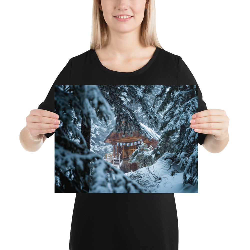DSC08506-4_mockup_Person_Person_30x40-cm.png