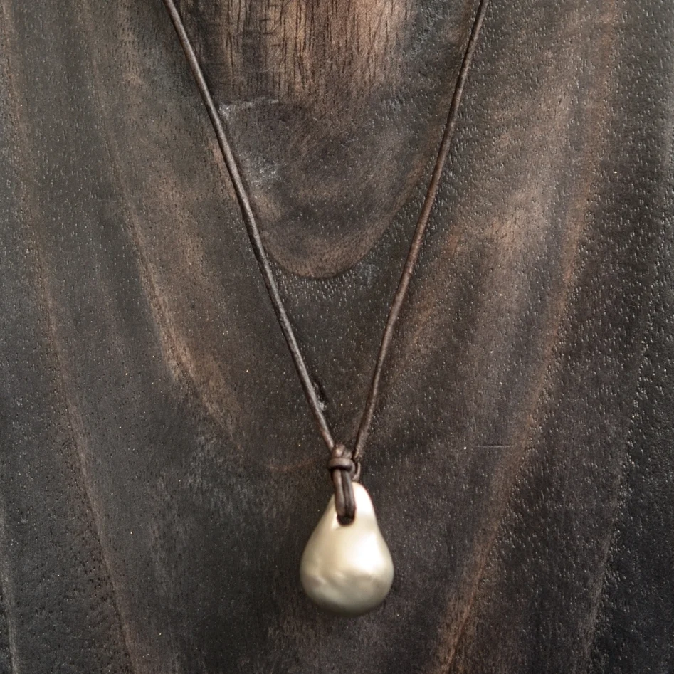 Cast Pearl Drop Necklace I