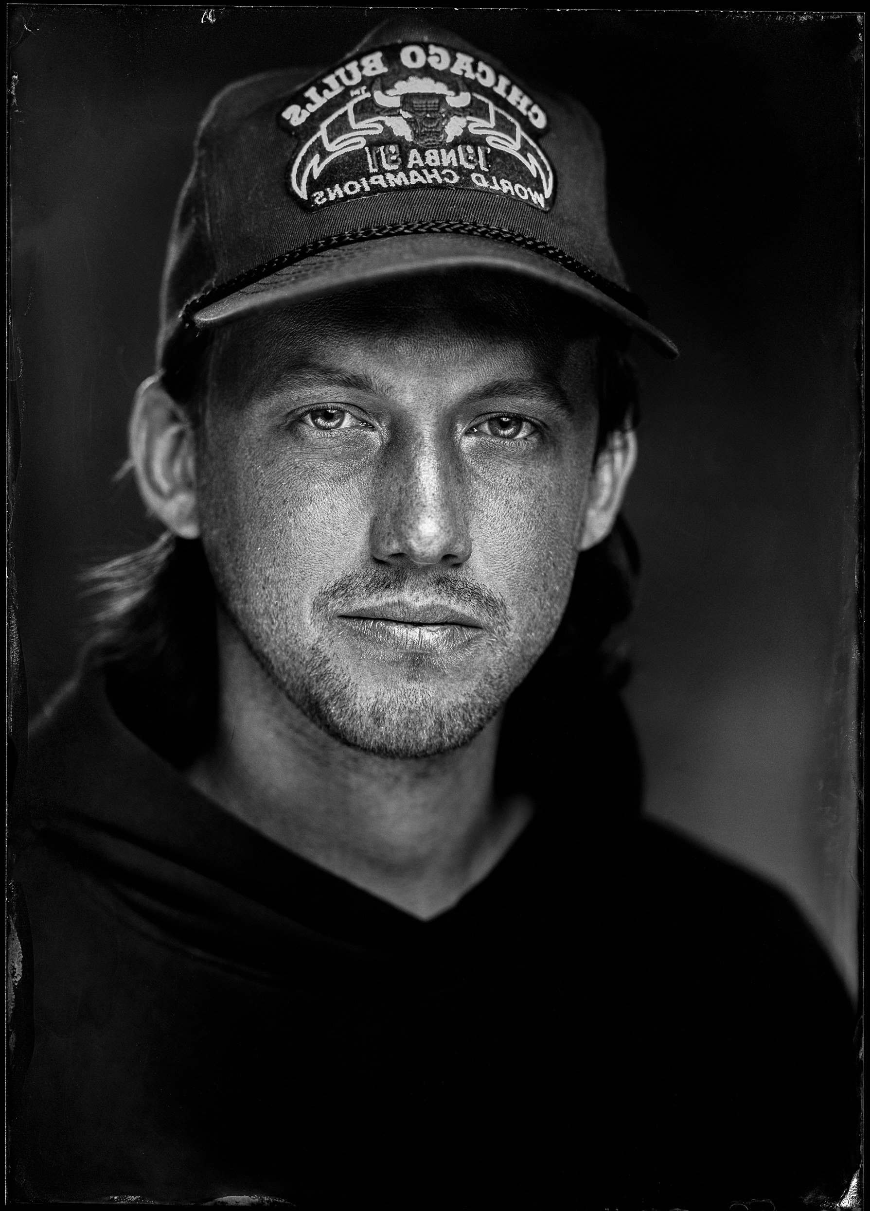26-editorial-backstage-wet-plate-collodion-tintype-portrait-of-a-musician-n103.jpg