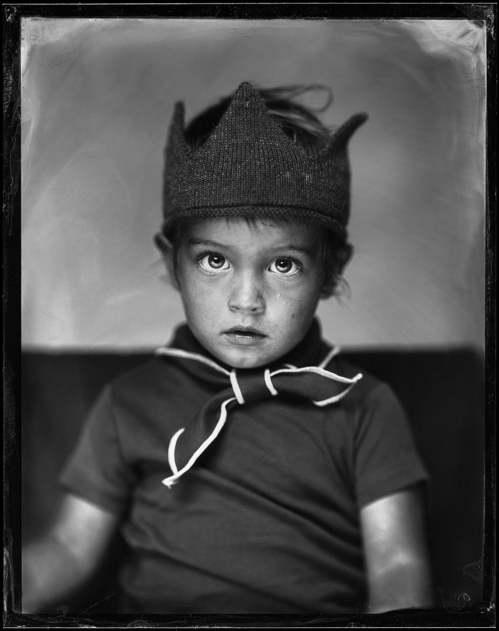 21-families-small-boy-in-a-crown-shaped-knit-hat-with-a-drawstring-n14.jpg