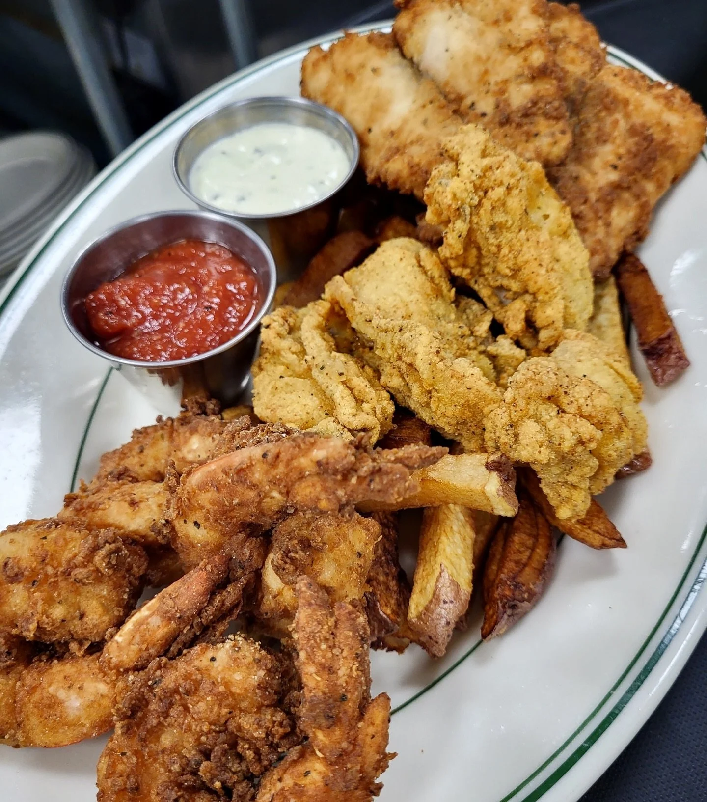 We have a new special starting tonight! Meet our seafood platter. Redfish, oysters, fried shrimp on bed of fries.
For reservations, call 601.957.8000