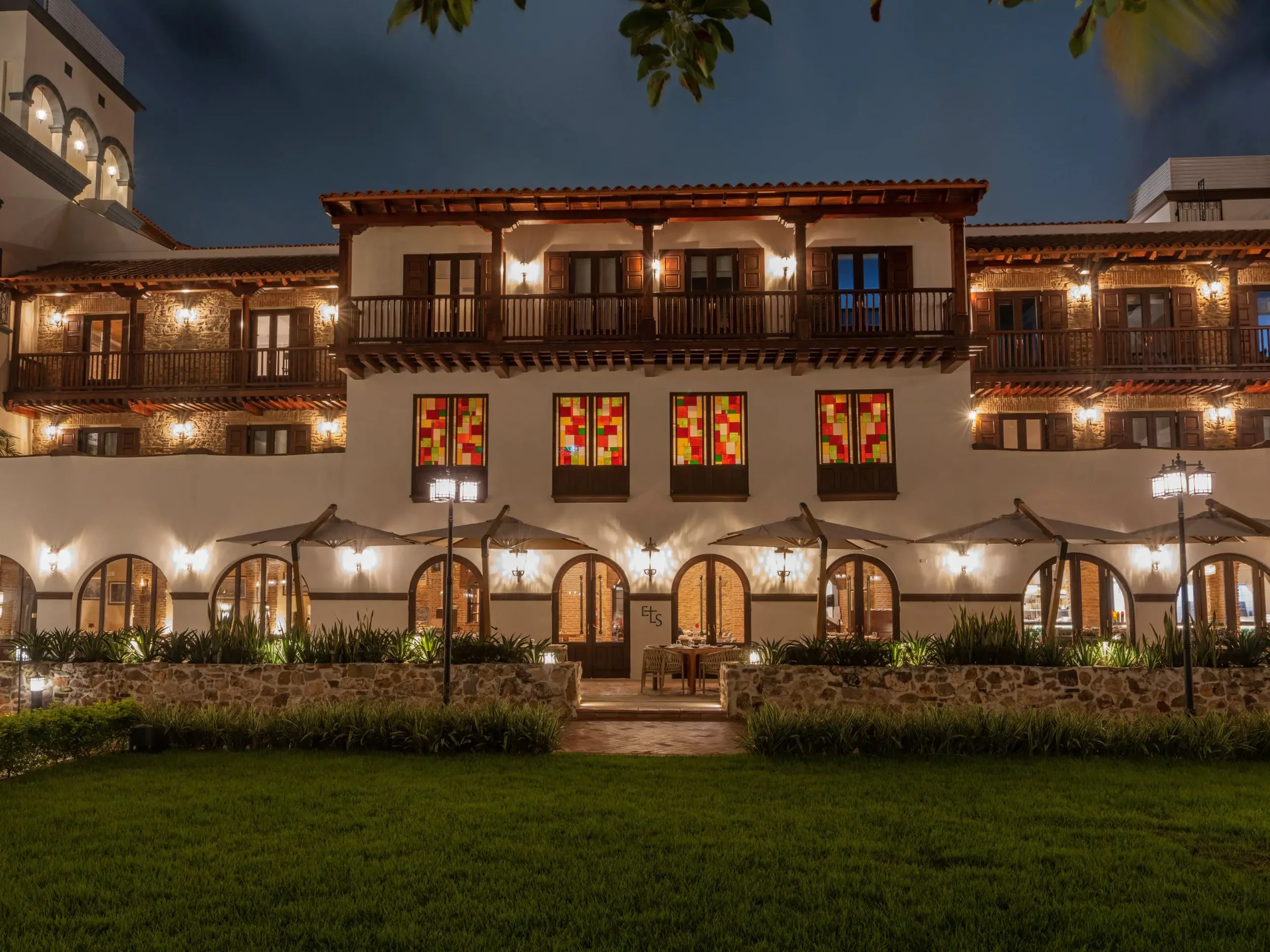 PTYUB-P0165-Courtyard-View-El-Santuario.4x3.jpg.webp