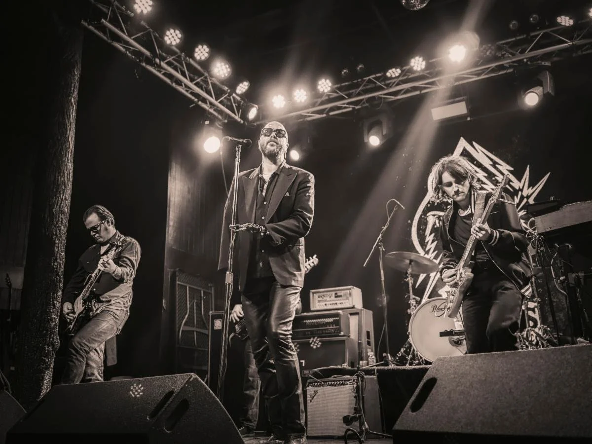 BABY SNAKES &amp; THE ELECTRIC CO. SHARE STIRRING LIVE STUDIO VERSION OF "DARK HORSE" PERFORMED IN THE SAME ROOM THE SONG WAS BORN