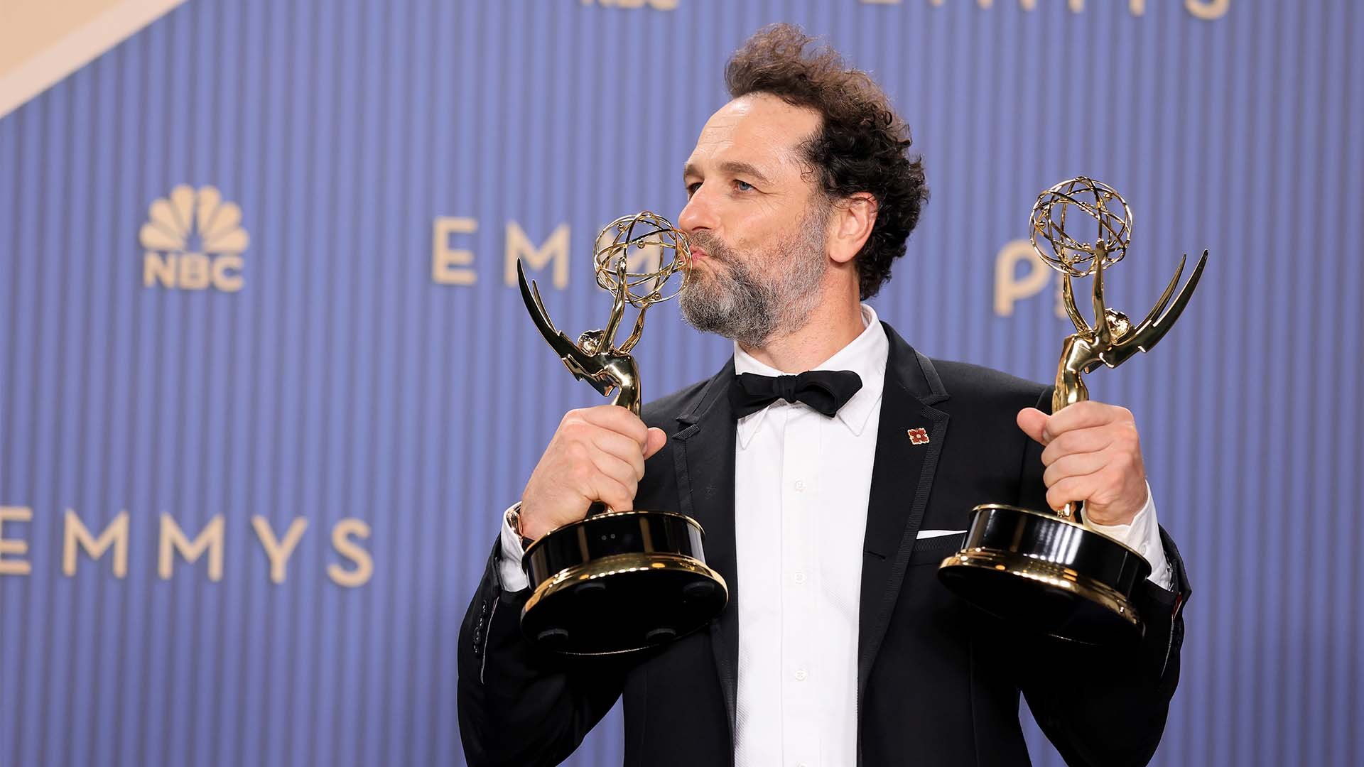 19832835_091426-cc-getty-emmys-matthew-rhys-press-room-img.jpg