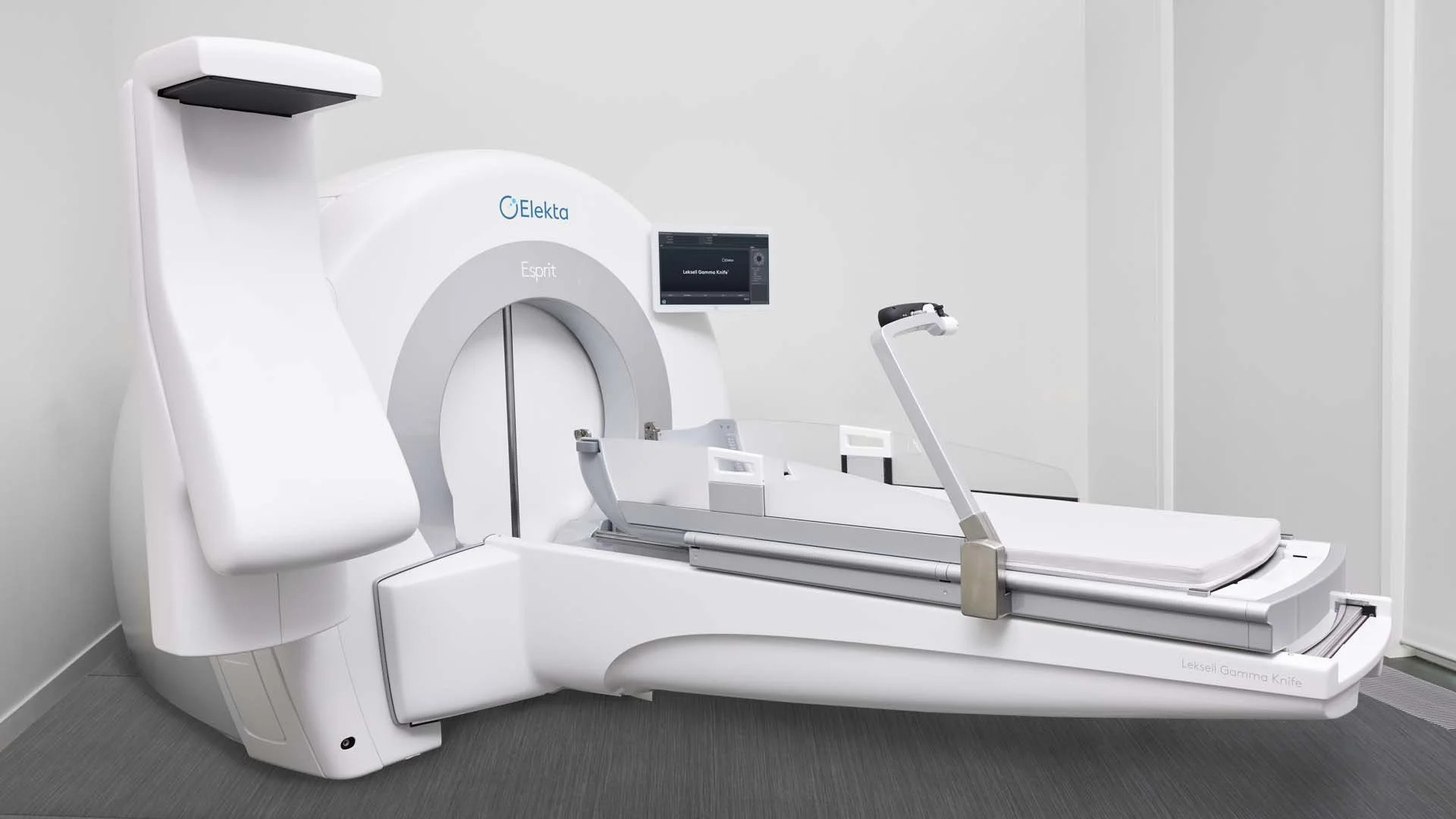 Elekta  Esprit - Left angle.JPG