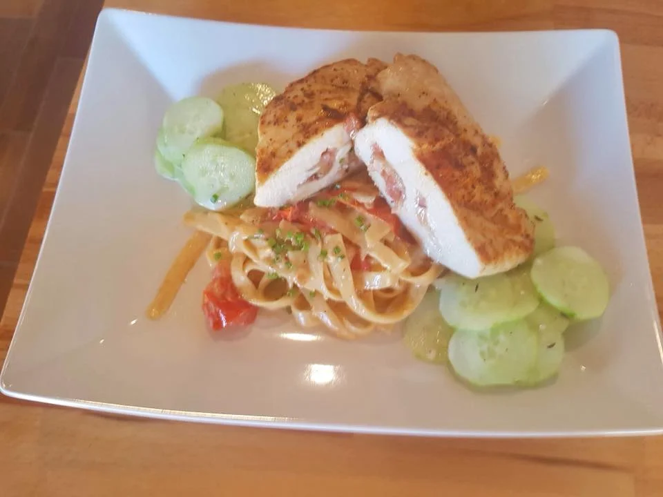 Stuffed chicken with tomato linguine