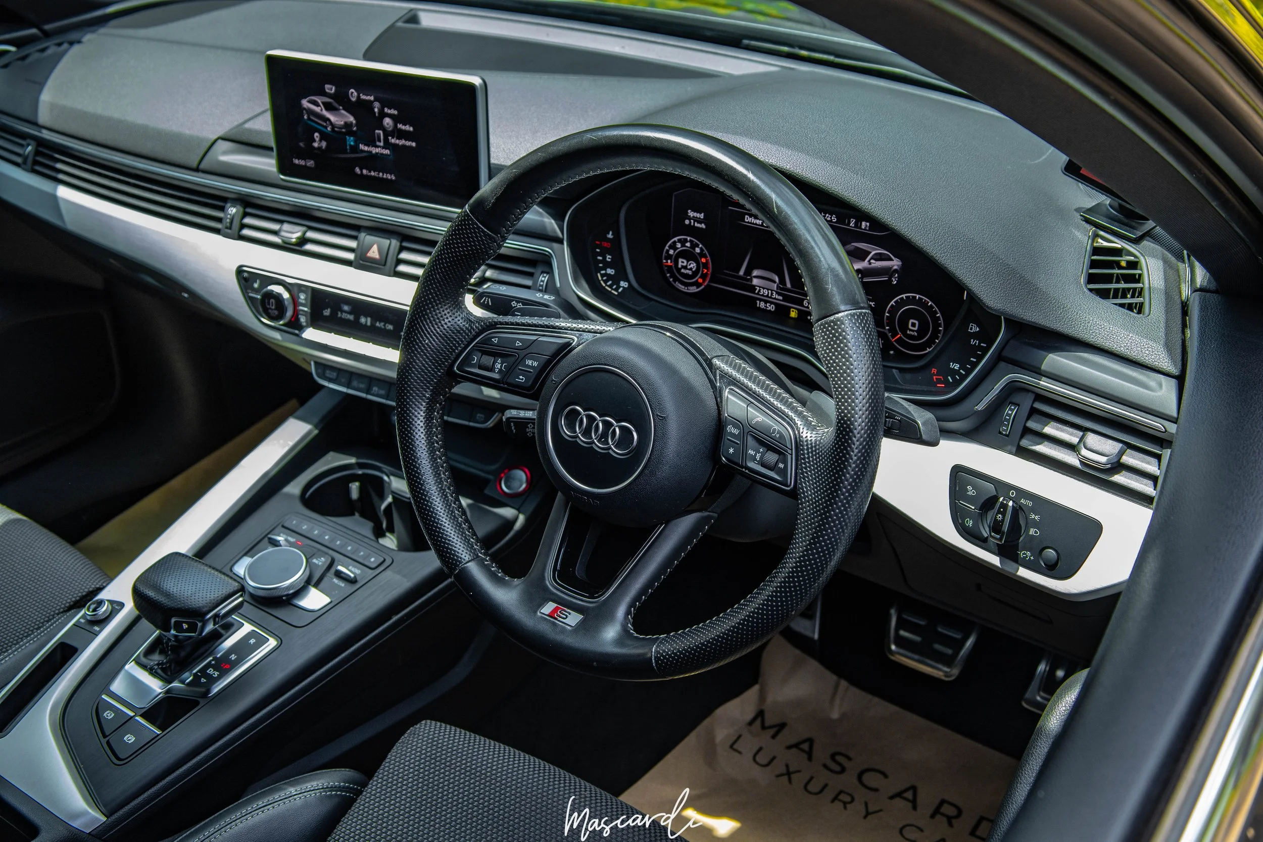 Audi A4-10.jpg