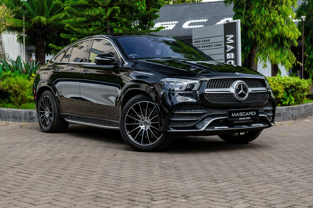 Explore the 2020 Mercedes-Benz GLE 400D AMG Sunroof Package