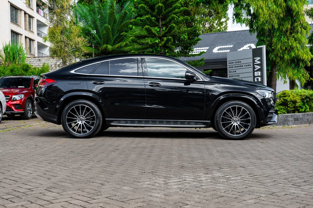 Explore the 2020 Mercedes-Benz GLE 400D AMG Sunroof Package
