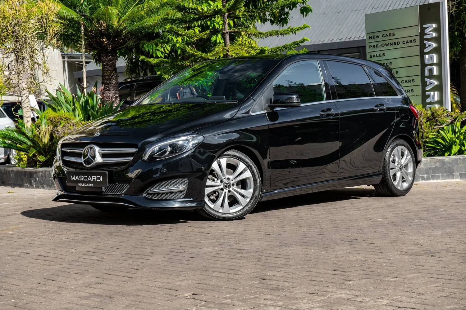 Mercedes Benz B180