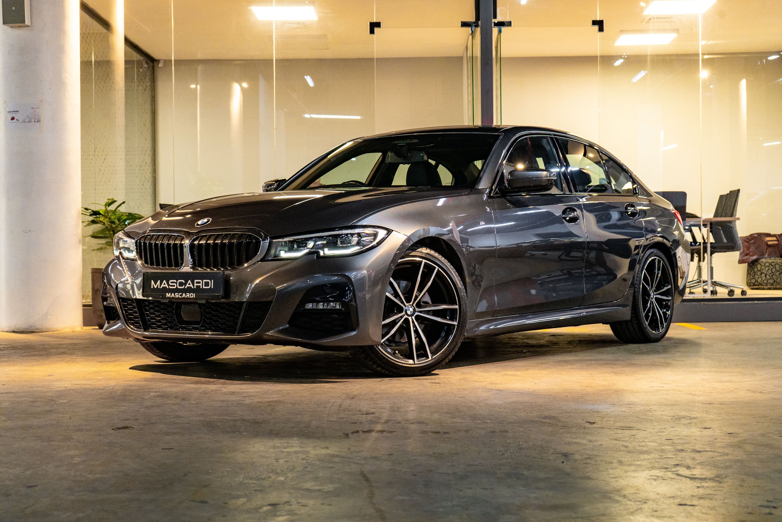 BMW 320i