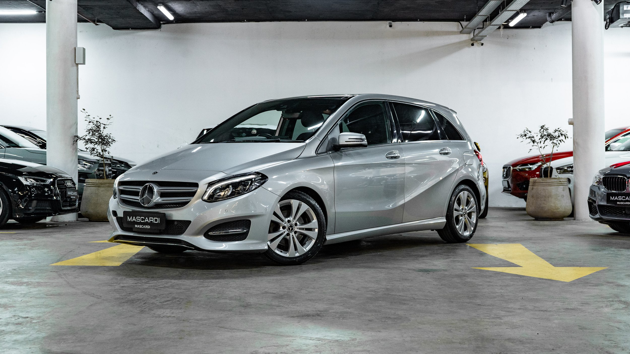 Mercedes Benz B180