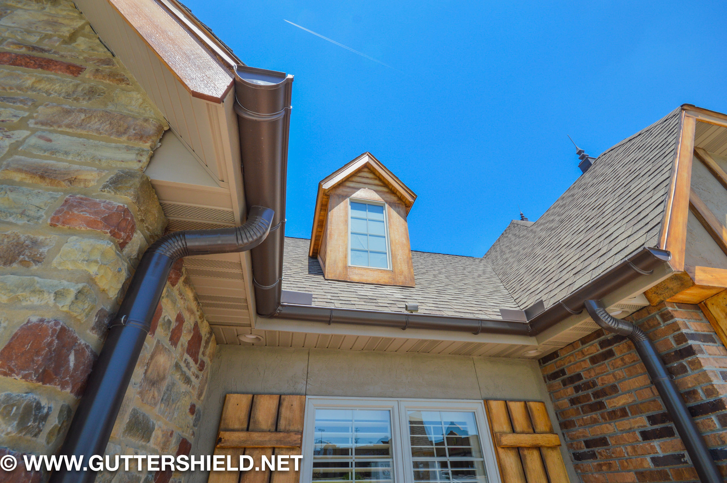 gutter-shield-half-round-gutter-commercial.jpg-1-3.jpg