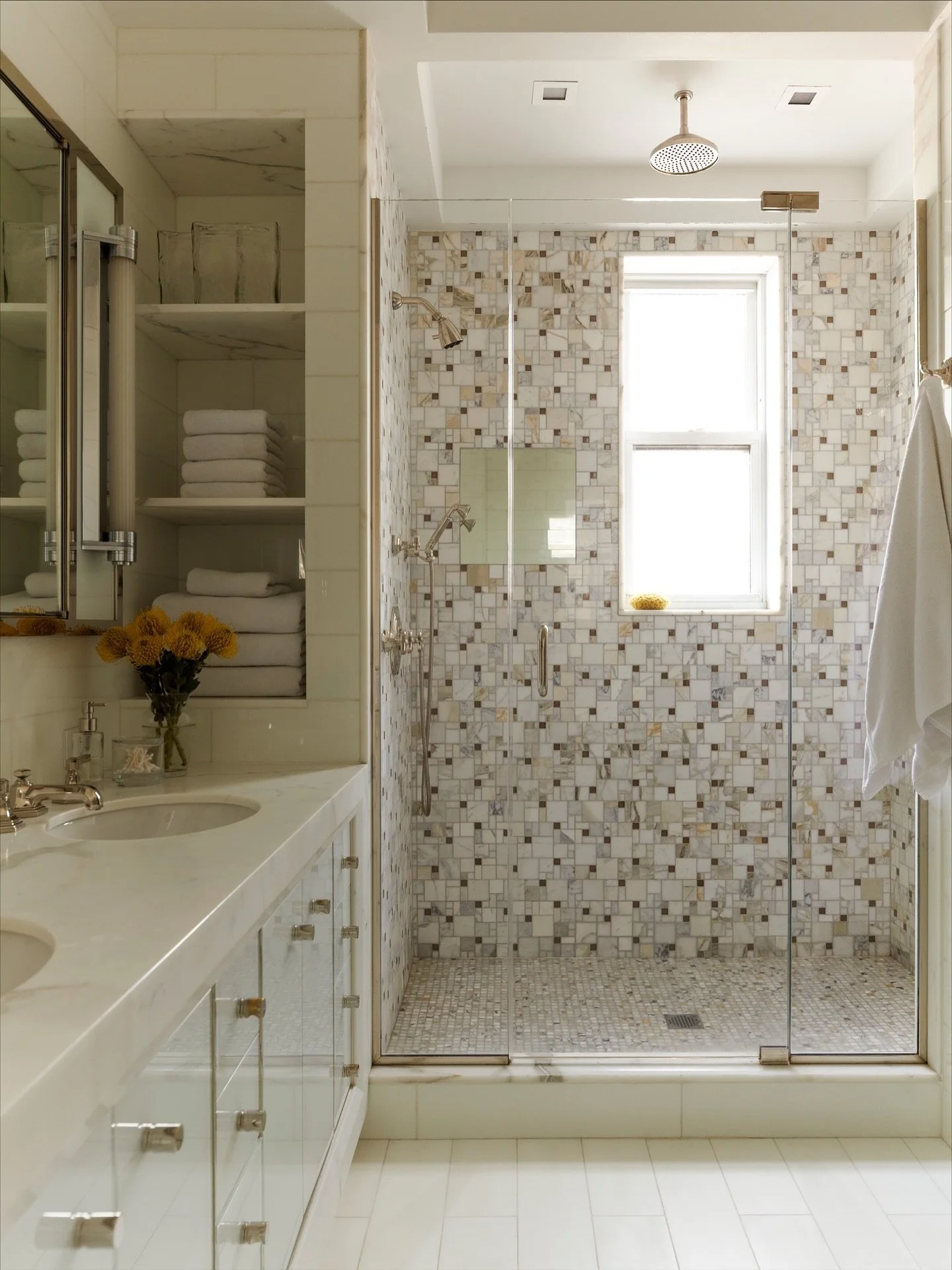 Are you a fan of the classic white bathroom? I am! I think they can still be very interesting. Here&rsquo;s a few of #Mendelson Group&rsquo;s classic white bathrooms in a range of styles and outcomes. ⁠
⁠
⁠
⁠
⁠
⁠
📷 @ericpiasecki⁠
⁠
⁠
⁠
⁠
#mendelsong