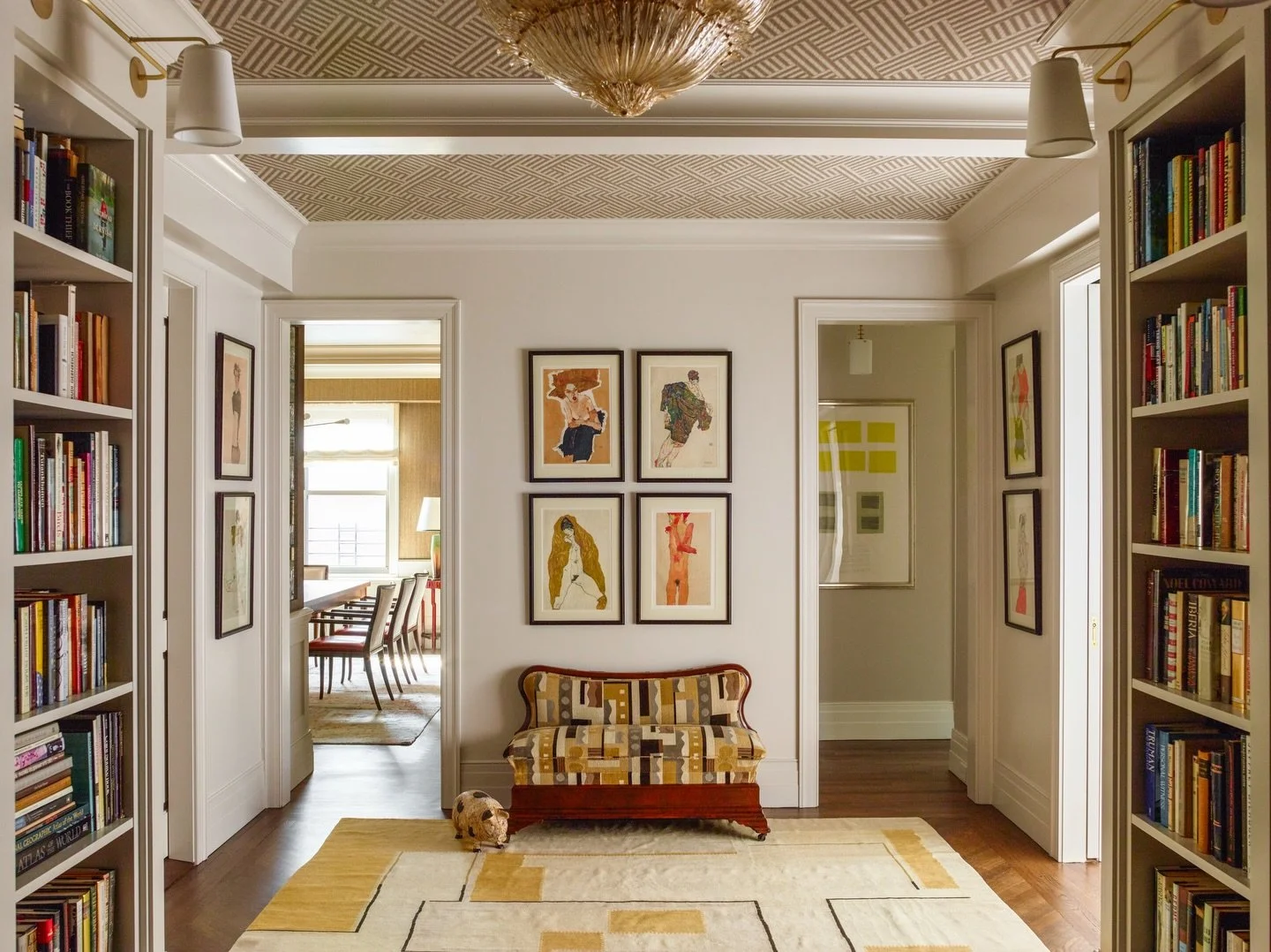 I like how a foyer takes on more meaning when it becomes a library as well. Foyers are meant to be welcoming but the books make an introduction to who lives there. #entrywayideas⁠
⁠
⁠
⁠
⁠
⁠
📷 @ericpiasecki⁠
⁠
⁠
⁠
#gideonmendelson #mendelsongroup #wh