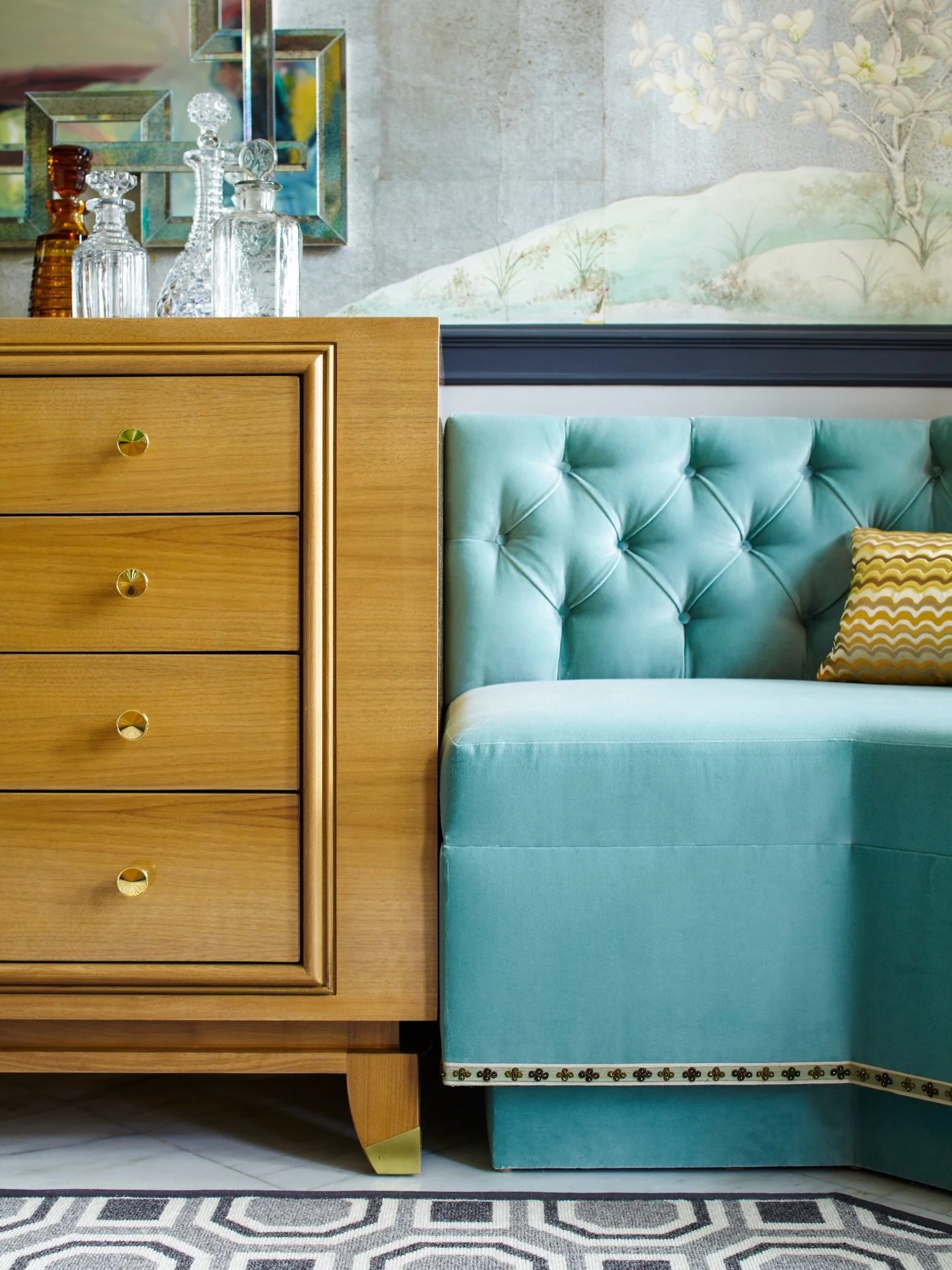 These #MadebyMendelson 1940s inspired buffets and deep-tufted banquettes add historical context and anchor this entertaining space in Scarsdale. #customfurniture⁠
⁠
⁠
⁠
⁠
⁠
📷 @ericpiasecki⁠
⁠
⁠
⁠
⁠
⁠
⁠
#gideonmendelson #whatdesigncando #mendelsongro