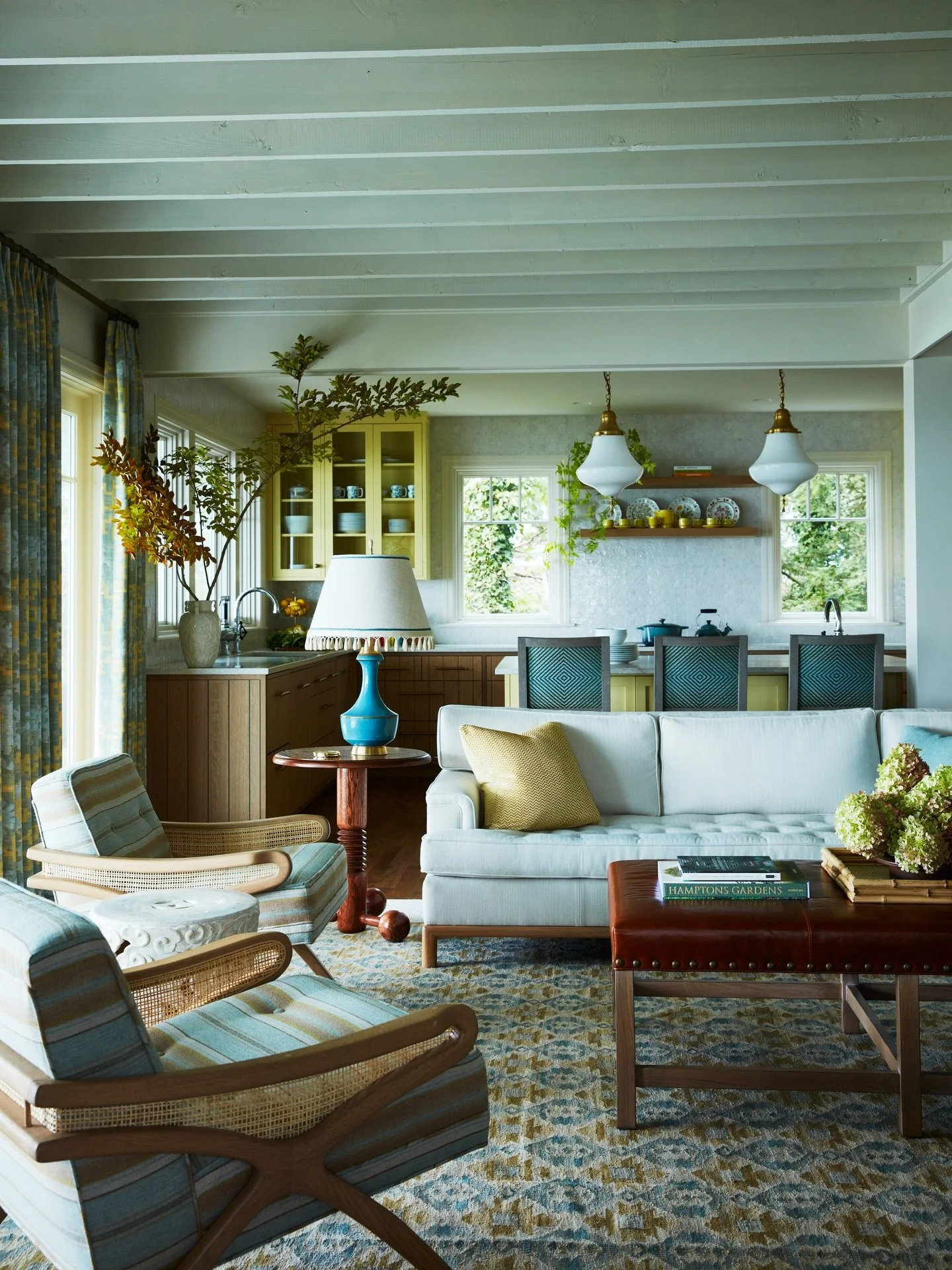 A cohesive color story can direct the eye to keep moving. Here, we carefully placed yellow and blue green throughout the space to do just that. ⁠
⁠
⁠
⁠
⁠
⁠
⁠
📷 @timlenzphoto⁠
⁠
⁠
⁠
⁠
⁠
#gideonmendelson #whatdesigncando #mendelsongroup #designlife #n