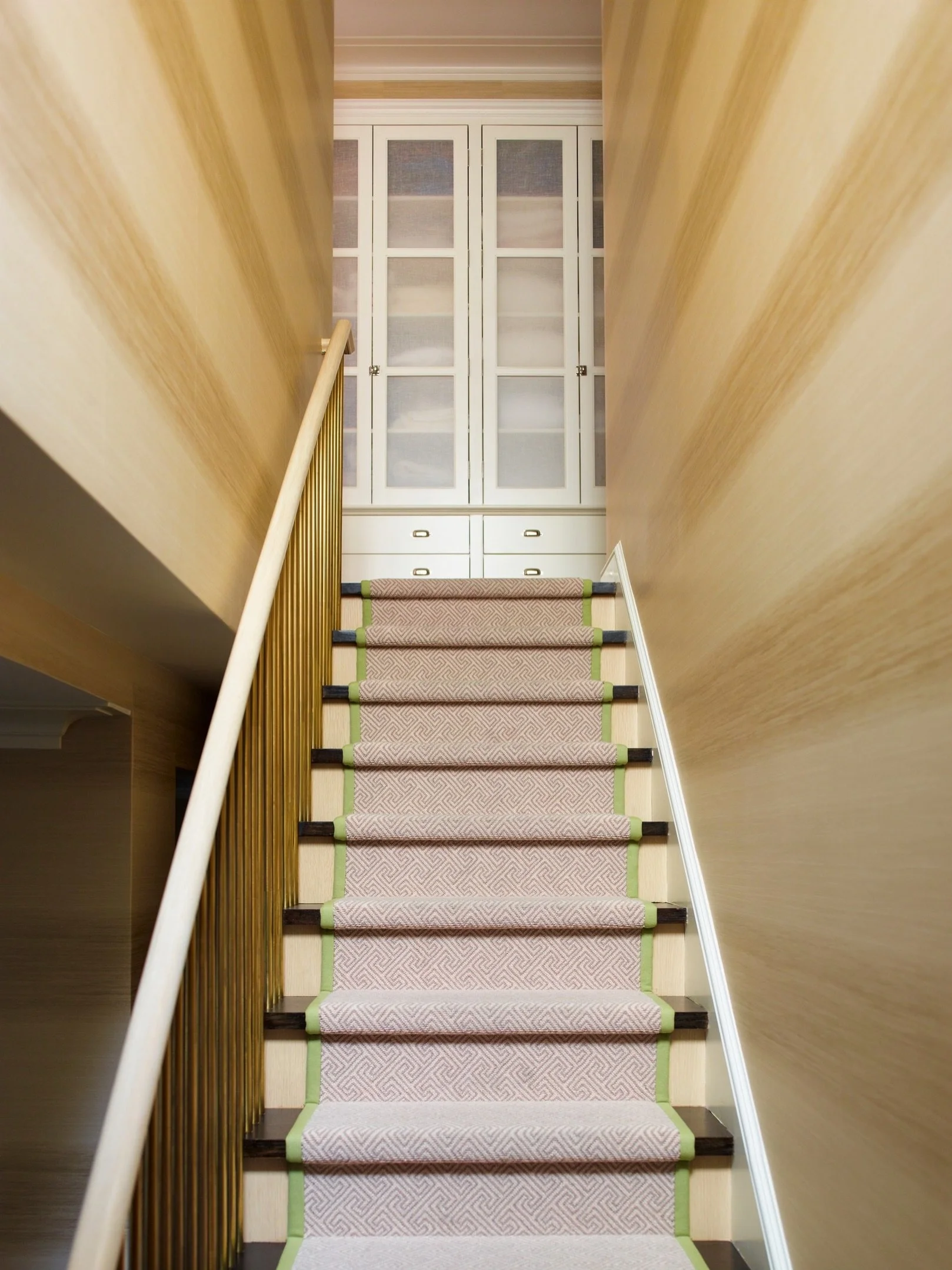 We see stair cases are opportunities. We like to have fun with runners, wallpapers,  and color. ⁠
⁠
⁠
⁠
📷 @ericpiasecki⁠
⁠
⁠
⁠
⁠
⁠
⁠
#mendelsongroup #gideonmendelson #designerdad #whatdesigncando #grandstaircase carpetdesign
