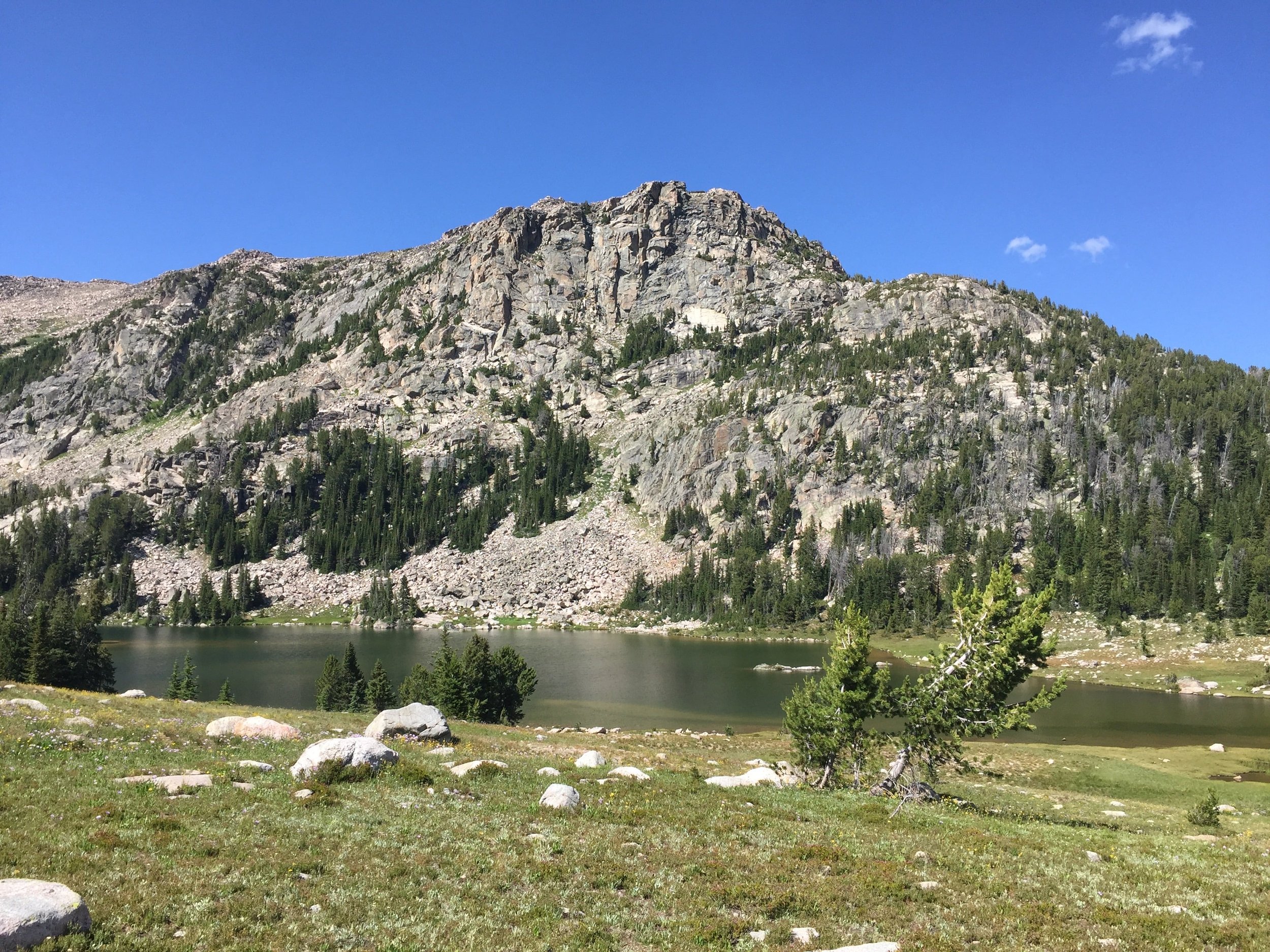Hiking-Lake-Plataeu-Montana.JPG