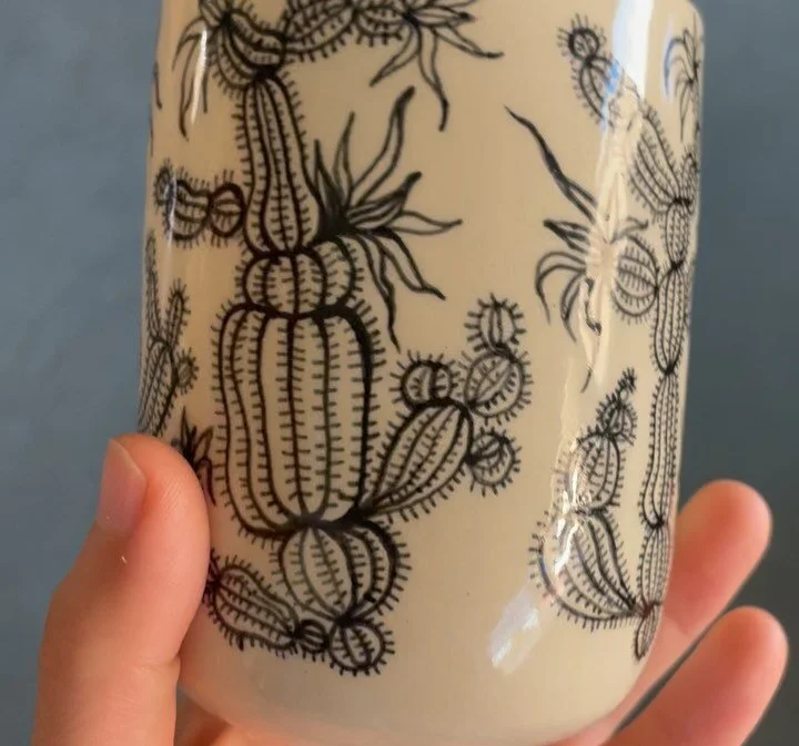 Love me some desert scrub, and love me some coffee! ❤️🦂🐸☕️ Ceramic by @gopishahceramics