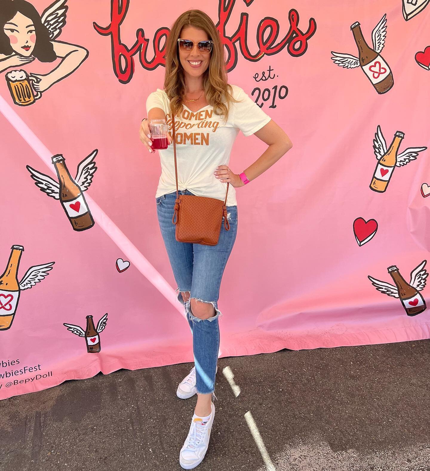 Drinking pink beer for the boobies! 💗

My what a lovely sight to see breweries from all over California come together at @bagbybeer in honor of women&rsquo;s health and the @keepabreast foundation. 

If there&rsquo;s one thing I love more than the b