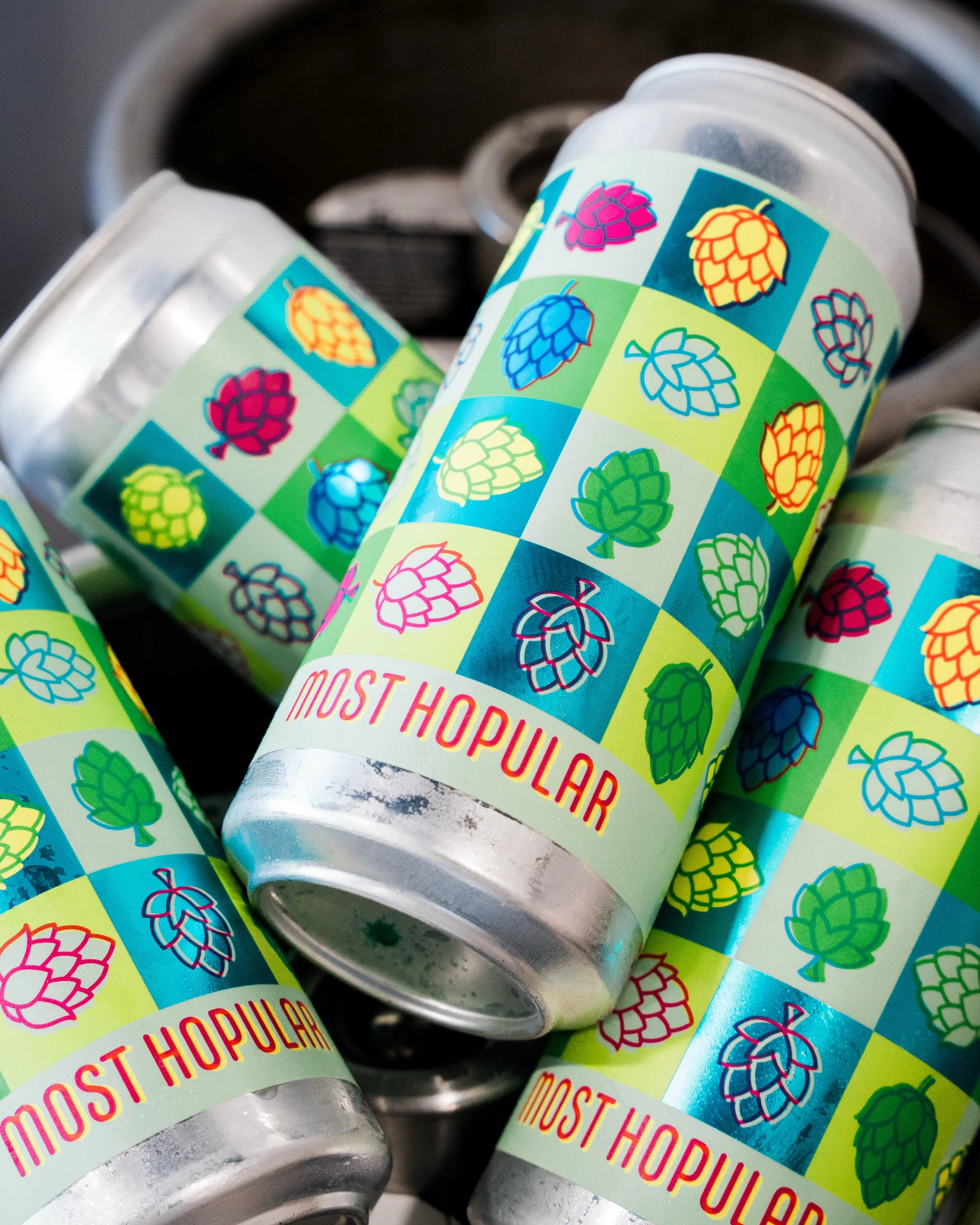 MOST HOPULAR 🌿 7% Fresh Hop Hazy

The name says it all. Wet hop Mosaic bursts onto the palate with blueberry, fresh cut grass, and tangerine &mdash; fresh hop season doesn&rsquo;t get much better than this. Cans available tomorrow at our Garage Sale