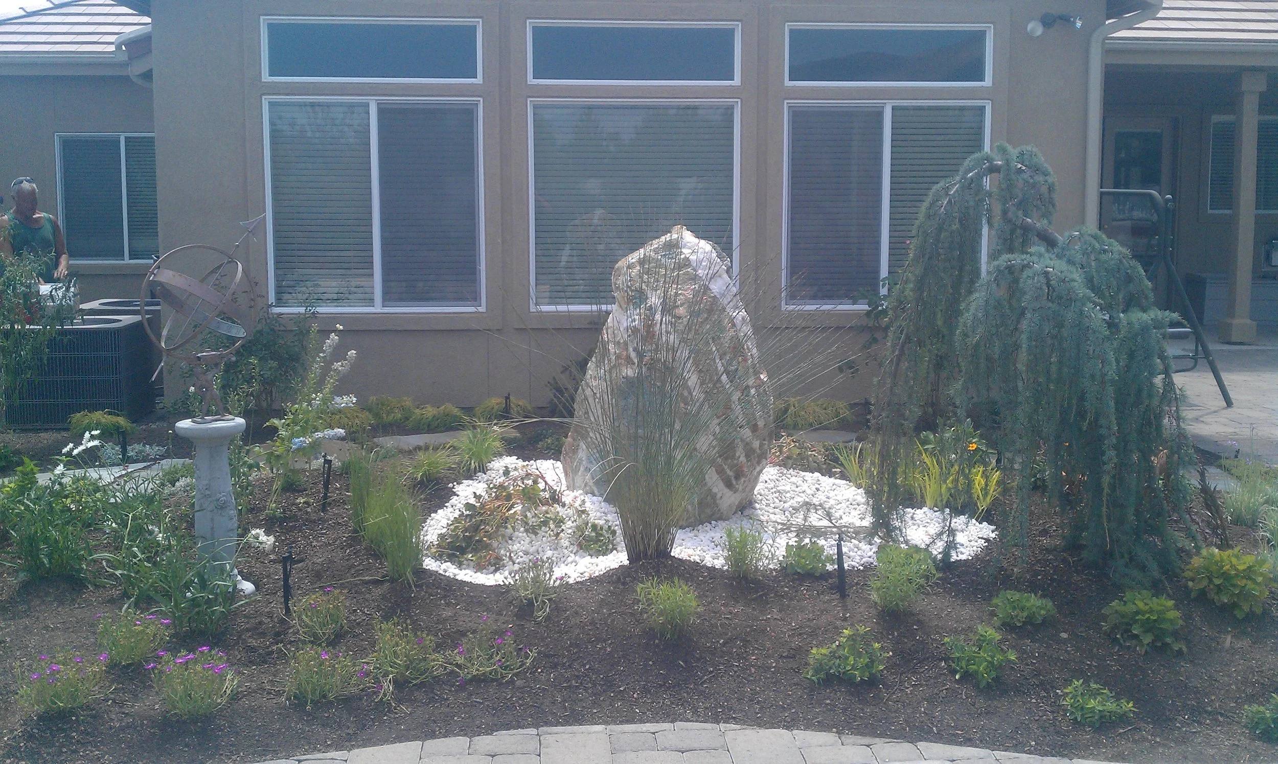 hillside-landscaping-water-feature.jpg