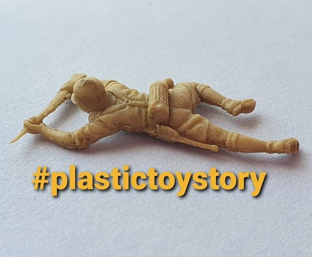 Check out this new hashtag
#plastictoystory
A great new account where you can check out #losttoys found on the beach and make up a story for them 
@plastic_toy_stories
. 
@merriest and @glittersocks16 you'll love it xx
M xx
.
I found this tiny toy so