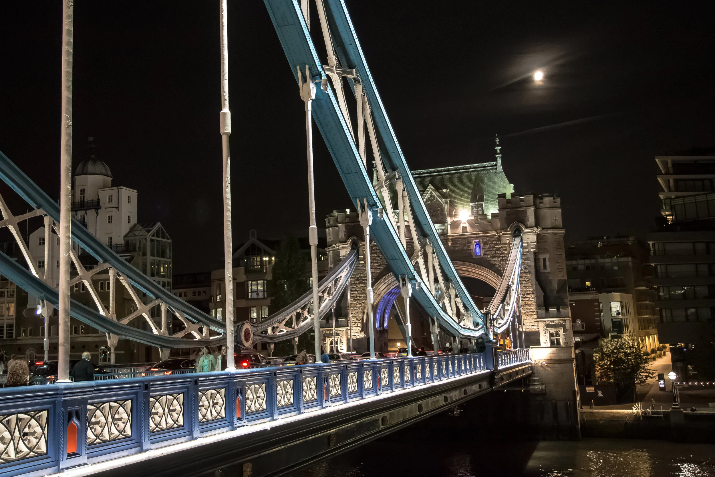 tower bridge span with bridge.jpg