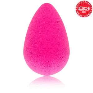 The Original beautyblender While technically not a brush, a beautyblender sponge is a makeup lover’s must-have product. Lightweight, easy to use and super soft, the original beautyblender lets you apply your makeup without leaving streaks. Its signature egg shape allows you to cover and blend makeup on every inch of your face for an almost-airbrushed look.