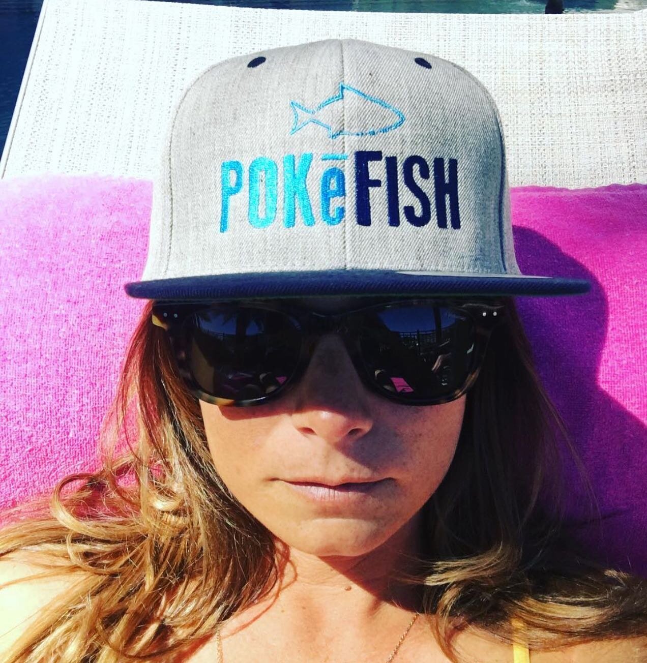 Heading to the Beach 🏖, Boat 🚤, or Pool 🏊&zwj;♂️? Grab something Fresh on the way! 
Feel Good, Look Good, Eat Good! #pokeonthewater #pokeonboard 
Model life @biscuit_lytle 💙