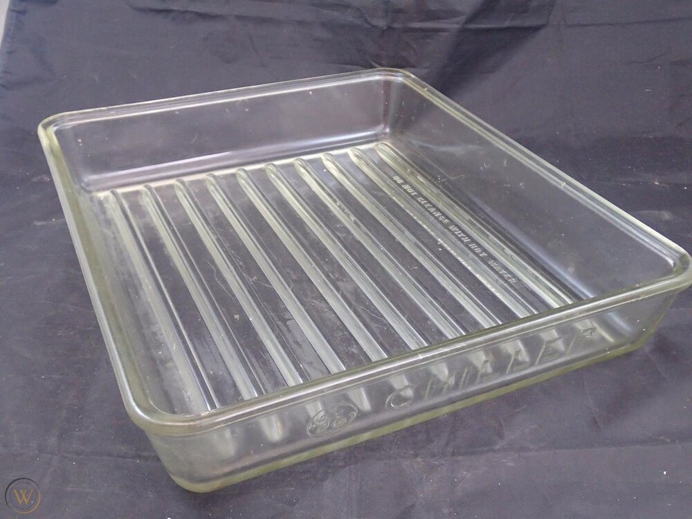 vintage-heavy-glass-chiller-tray_1_3c74ba5bc79f25c503370975275dfa24 (1).jpg