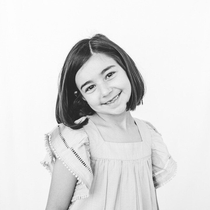 No front teeth? No problem! These quick and easy personality-filled sessions are the perfect way to remember your kids just as they are - even with their 6 year-old toothless grins!

#familyphotographerlouisville #heirloomportraitslouisville #milesto