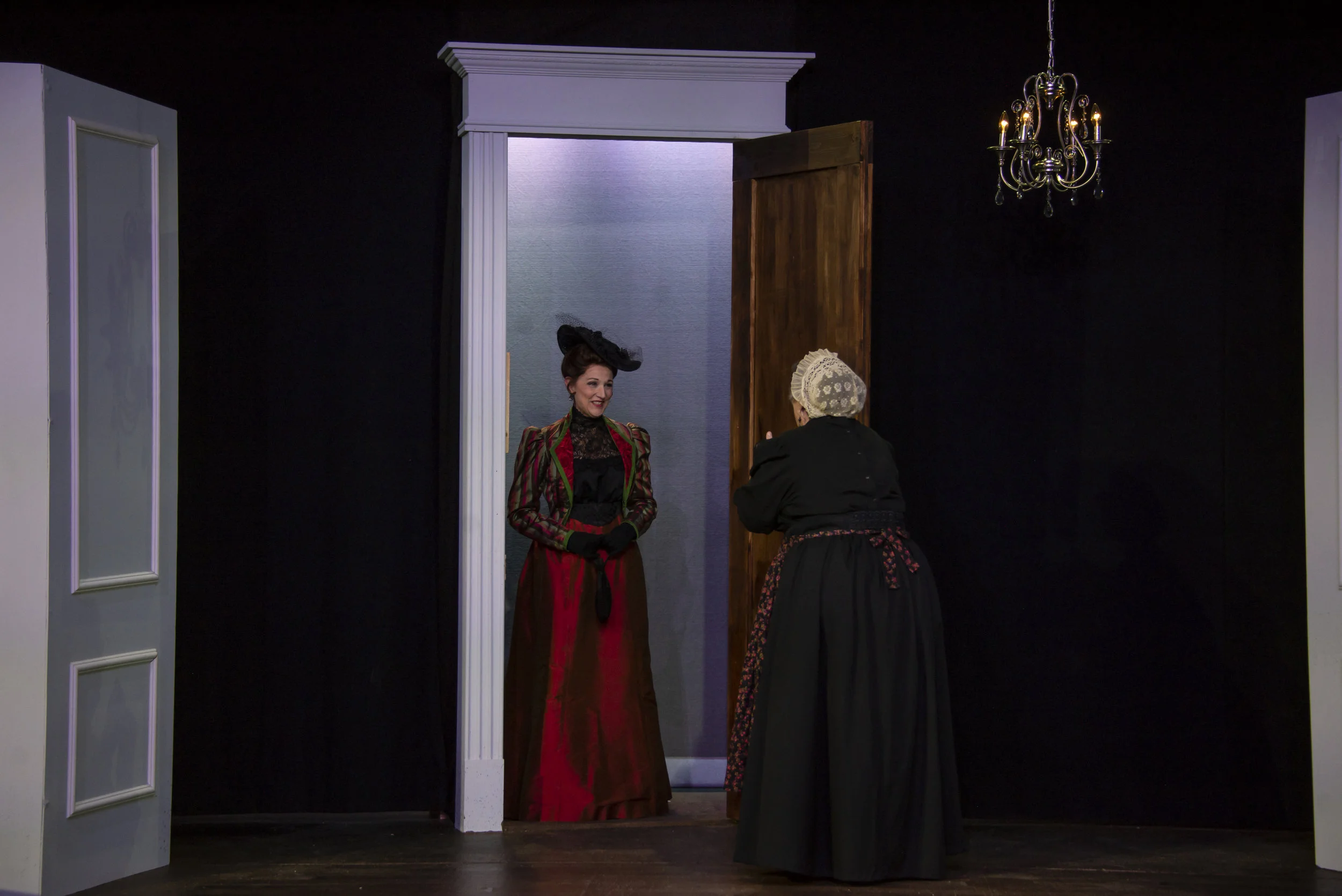  Nancy Duckles, Linda High. Photo credit: Brynn Yeager. 