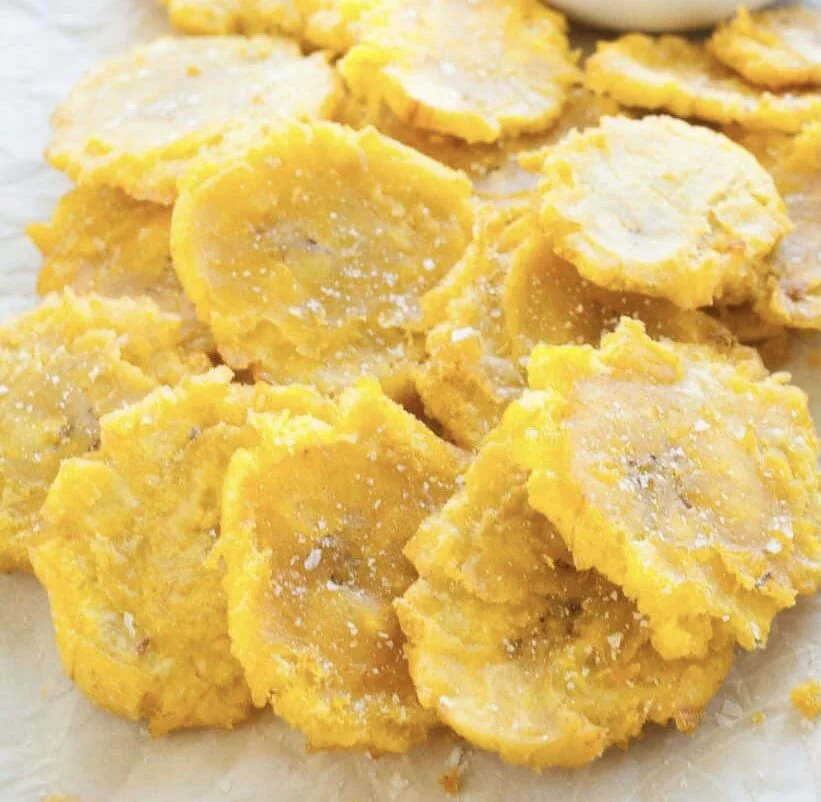 Tostones w/ Garlic Dipping Sauce
