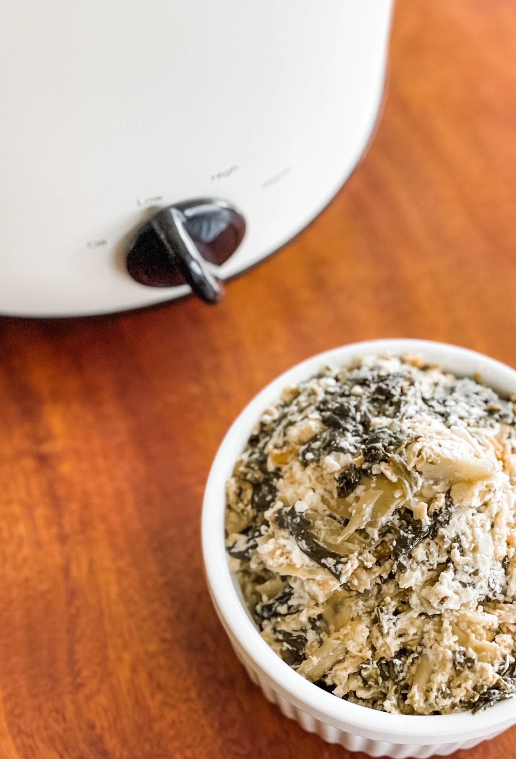 Slow Cooker Spinach Artichoke Dip