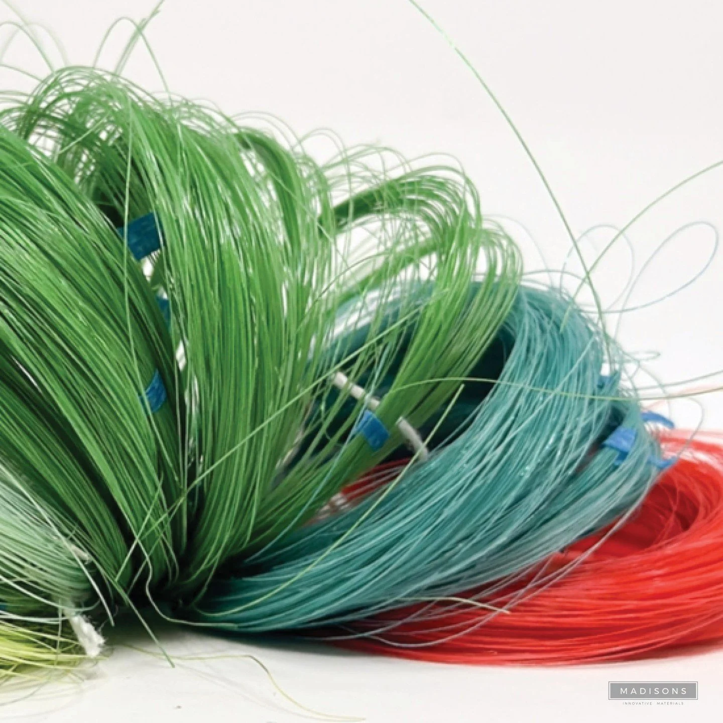 Say hello to the future of fashion with dissolvable smart textiles made from gelatin! 🌟🧪 Researchers at the ATLAS Institute have unveiled &ldquo;biofibres&rdquo; that dissolve in hot water, offering a sustainable alternative to traditional textiles