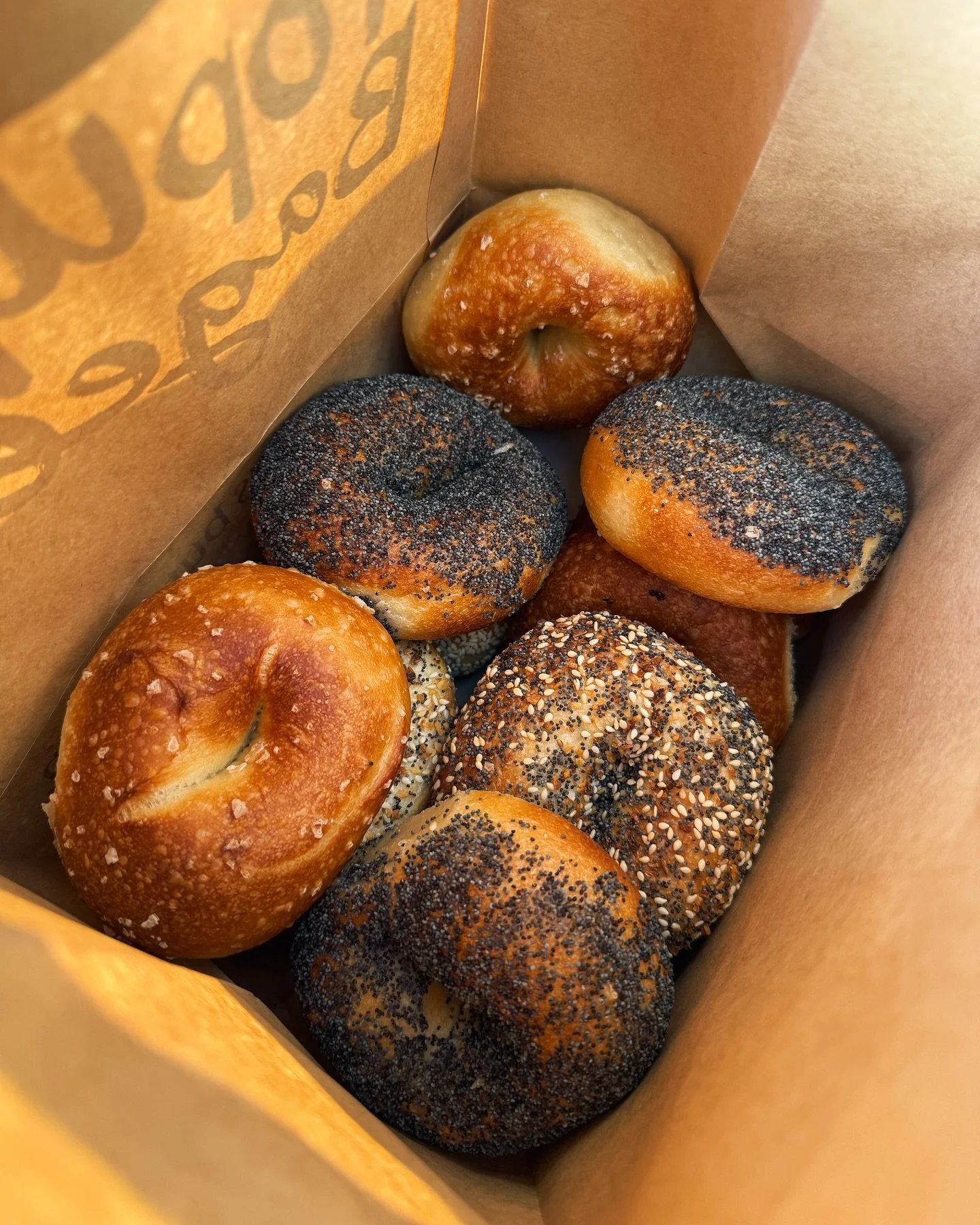 Welcome to Tampa @popupbagels! 🥯 

Who do I need to talk to so we can get a This Babe Eats schmear?! I have some ideas...

📍 4528 W Kennedy Blvd, Tampa, FL 33609

#thisbabeeats #popupbagels #tampa #notfamousbutknown
