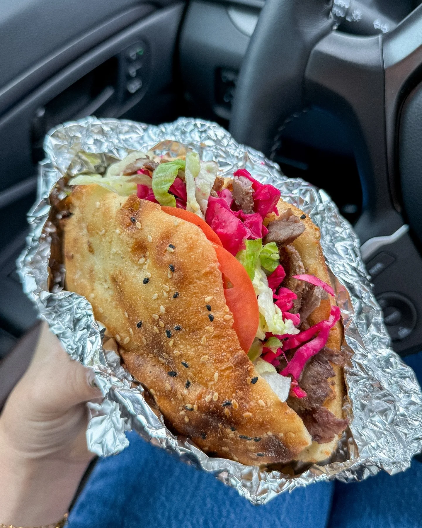 Lamb Gyro on a homemade pita + Cheese Cigars from @istanbulgrillandmarket 🤤 

Did I burn my mouth on the cheese cigars because I couldn't wait? Yes. And it was worth it.

#thisbabeeats #lambgyro #tampaeats