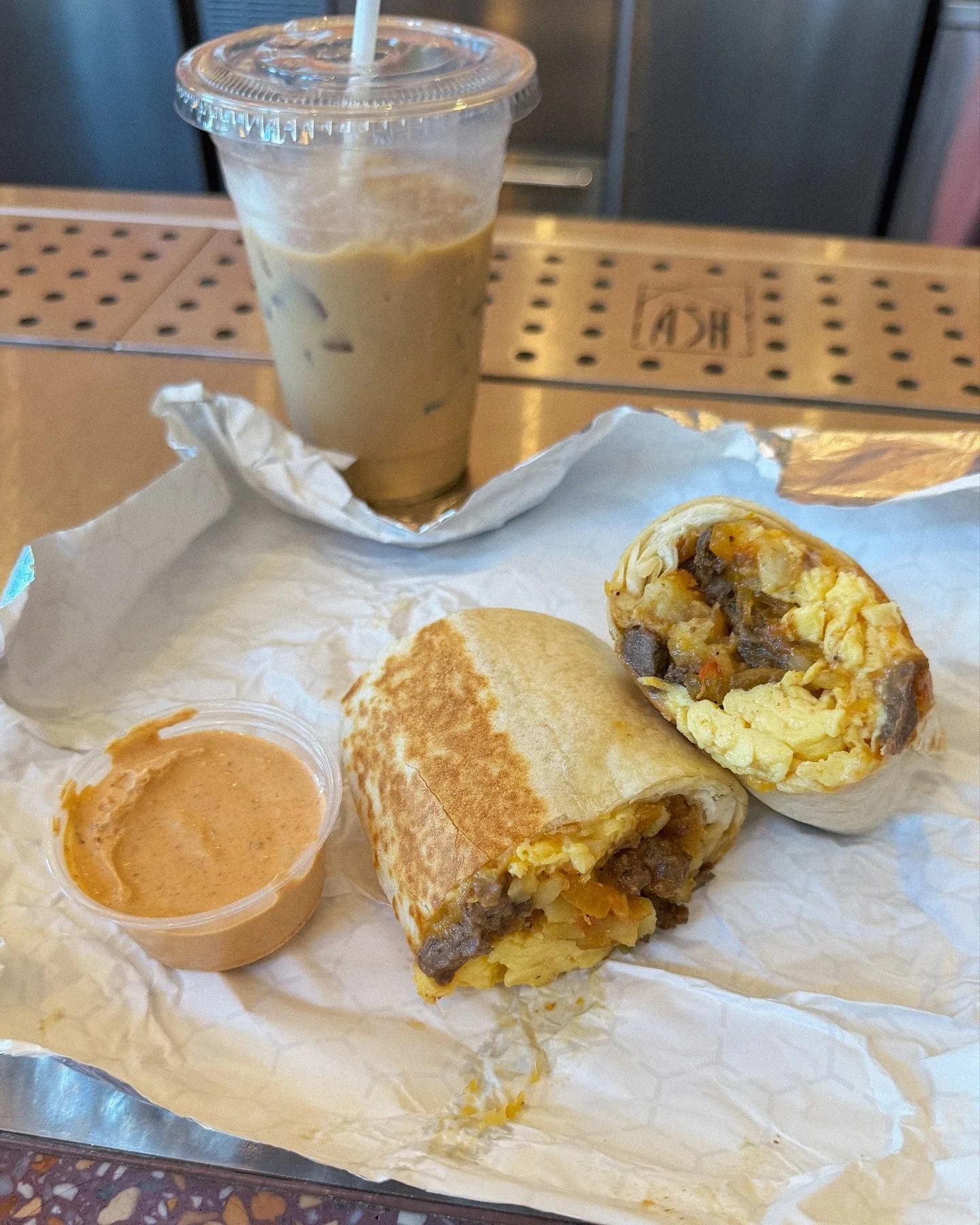 Me 🤝 Breakfast Burritos

Finally got a chance to snag a @burritos_coquito Breakfast Burrito with scrambled eggs, marinated steak, sofrito, crispy taters and cheese in a *perfectly* toasted flour tortilla 🤤🌯 

They are popping up at @ashtampa every