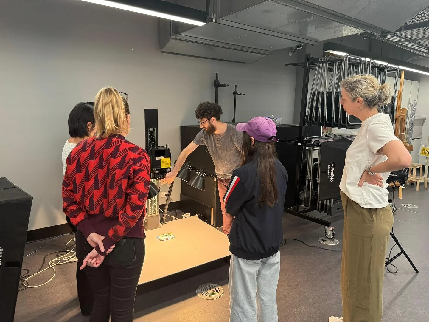 📸✨ SC@M&rsquo;s First Skill Sharing Session! ✨📸
We just wrapped up our very first Skill Sharing Session, and it was a huge success! 🙌
A big shoutout to Hernan @hernan.lopera for leading an inspiring Photography Workshop &mdash; we reviewed photogr