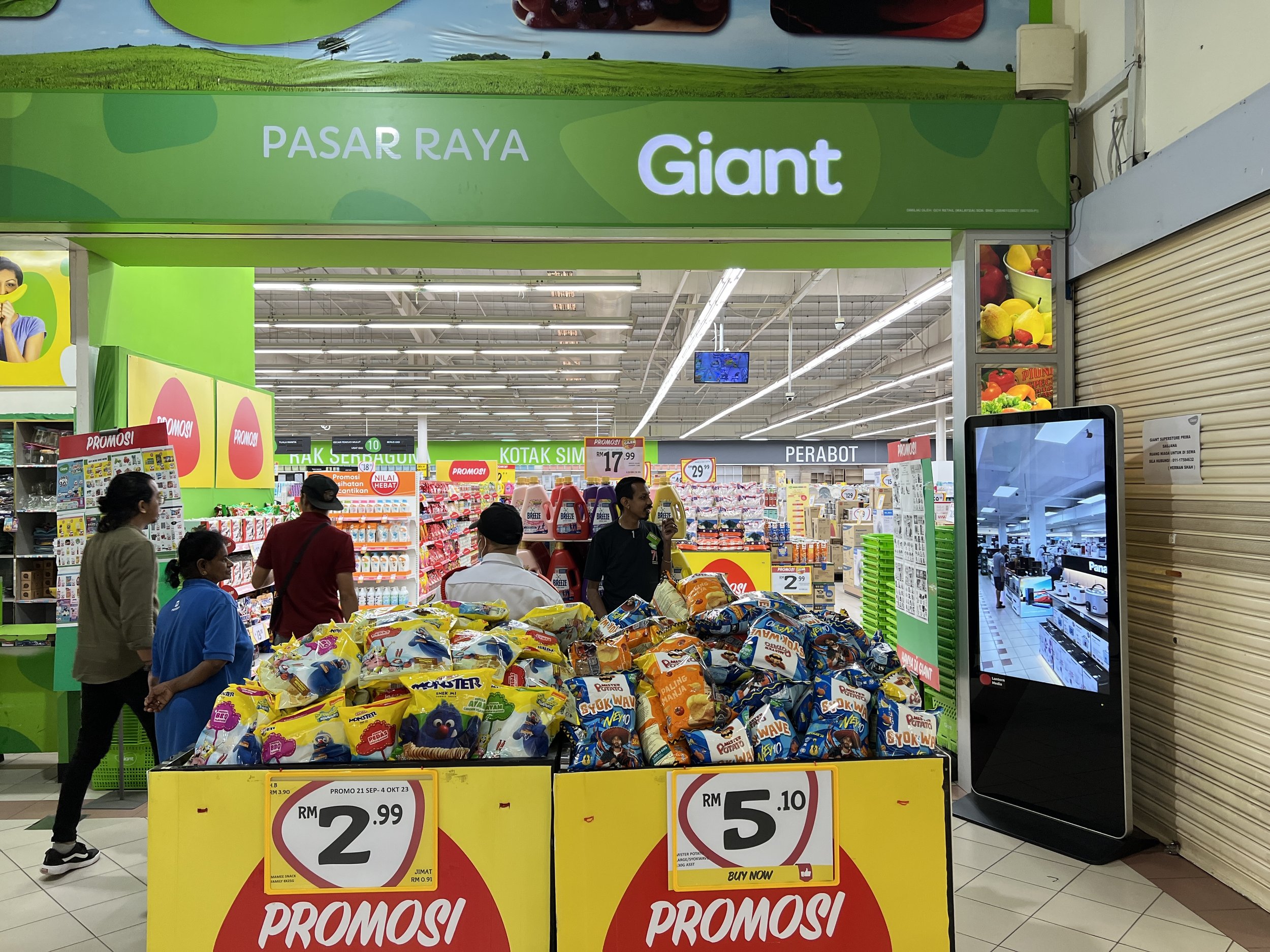 Giant Prima Saujana