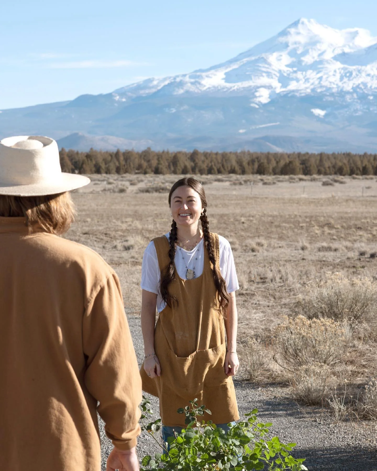 Shasta and @memoryseedfamilyoutpost held me and my plants all winter. It was a safe place to grieve, to grow, to create and vision my new life, with my blank canvas. I&rsquo;m full of gratitude for the time there and for my new friends and soul famil