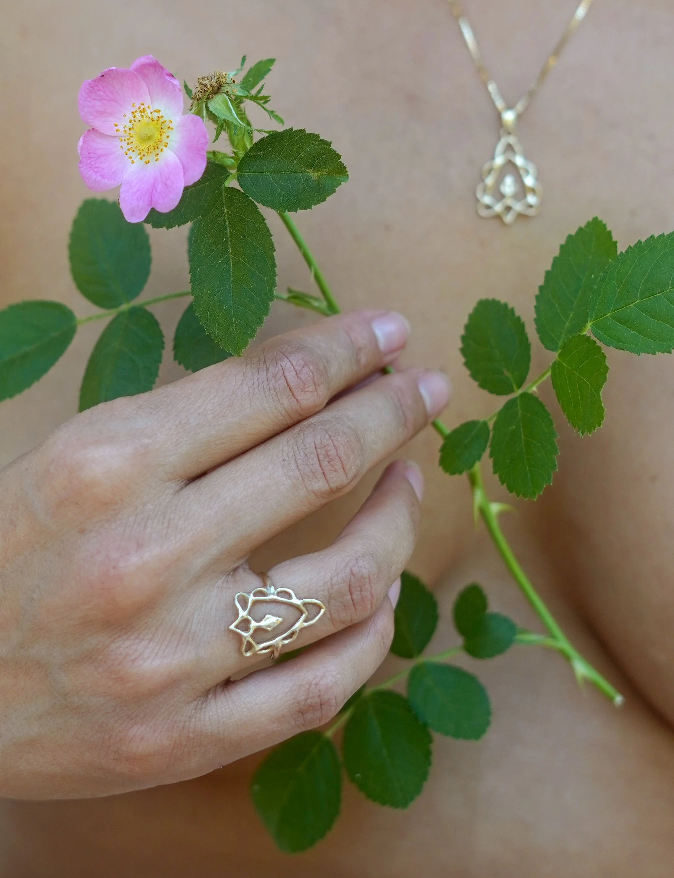 ringrosenecklace.jpg