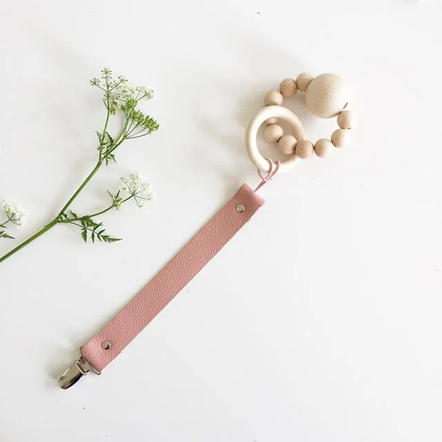 Schnullerkette Rosa.jpg