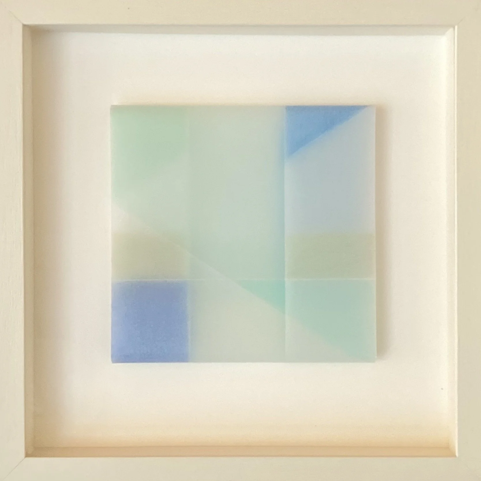  Coloured pencil on tracing paper 32 × 32 cm 