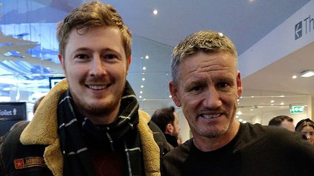 Had an impromptu night out with work and met this guy, Mark 'Billy' Billinghan and the mole! The language might not be appropriate for sensitive ears but it's worth a watch!

#WorkNightOut #TheMole #AlwaysALittleFurther #SAS #SASWhoDaresWins #MarkBil