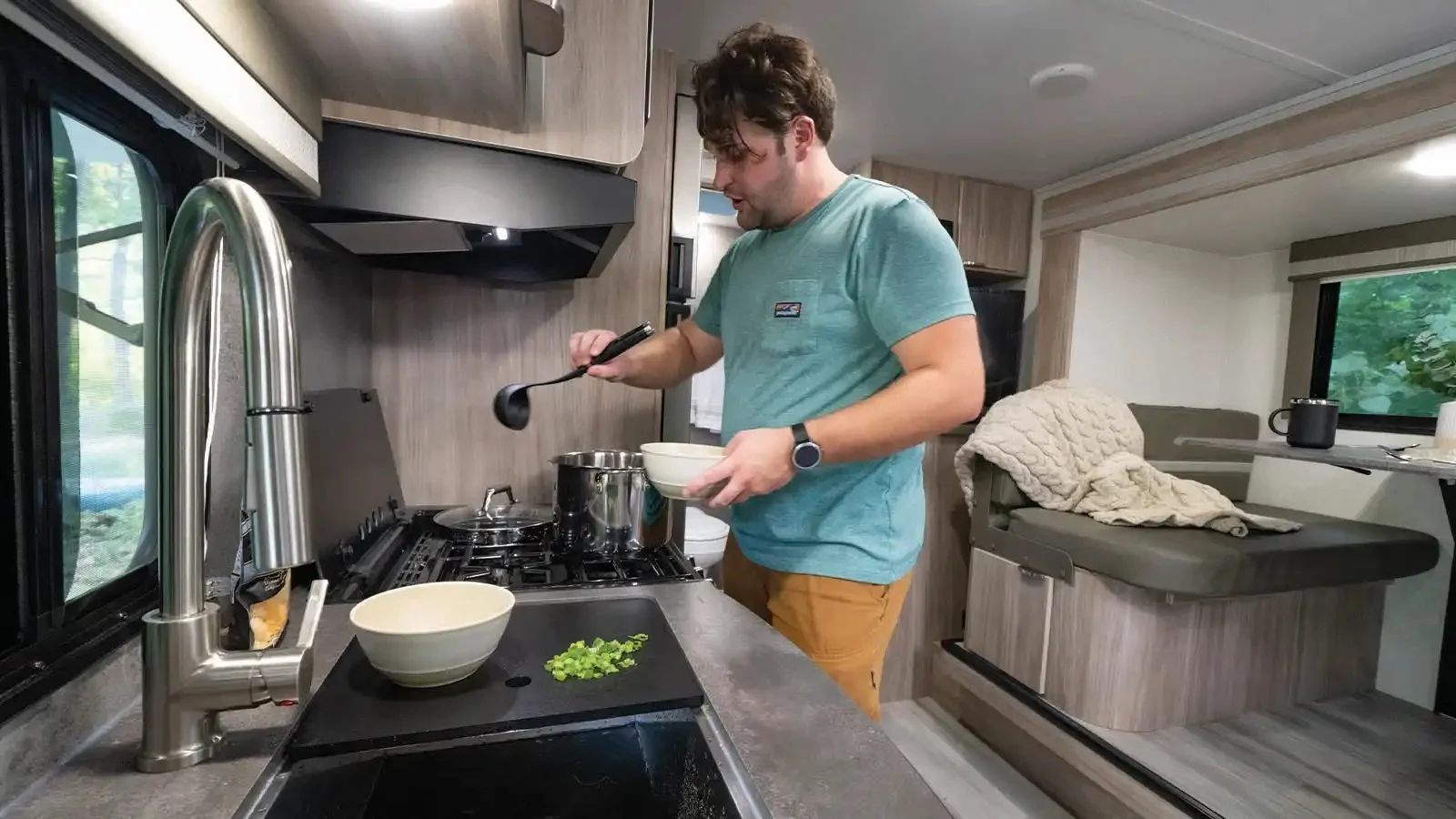 Winnebago Micro Minnie 2108DS FLX RV review